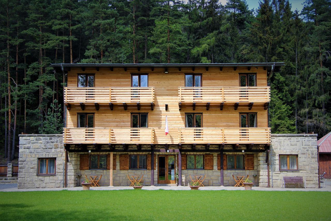 Hotel Dum Bratri Capku Budislav  Zewnętrze zdjęcie